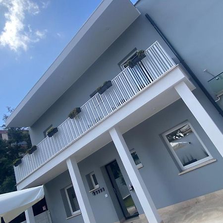 Grey House Guest House Luxury Latina Eksteriør bilde