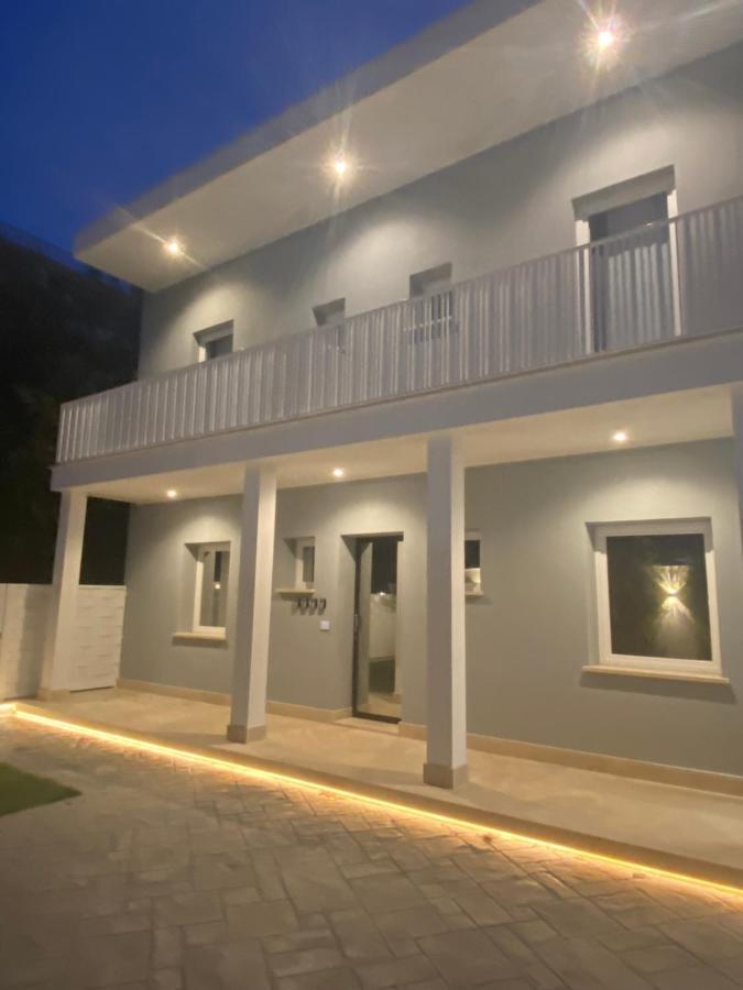 Grey House Guest House Luxury Latina Eksteriør bilde