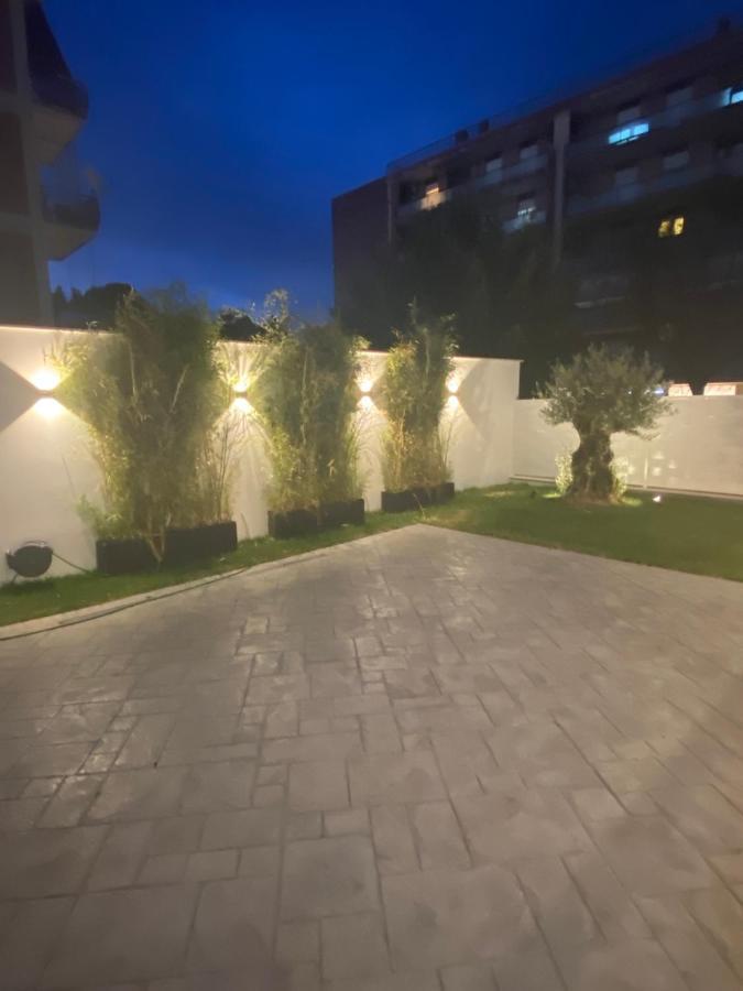 Grey House Guest House Luxury Latina Eksteriør bilde